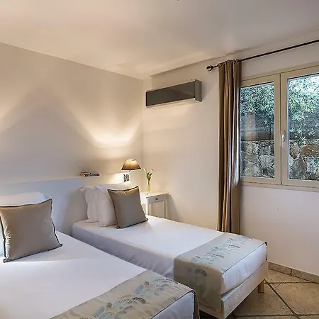 Vetricella Sleeps 4 Pool Air Con Wifi